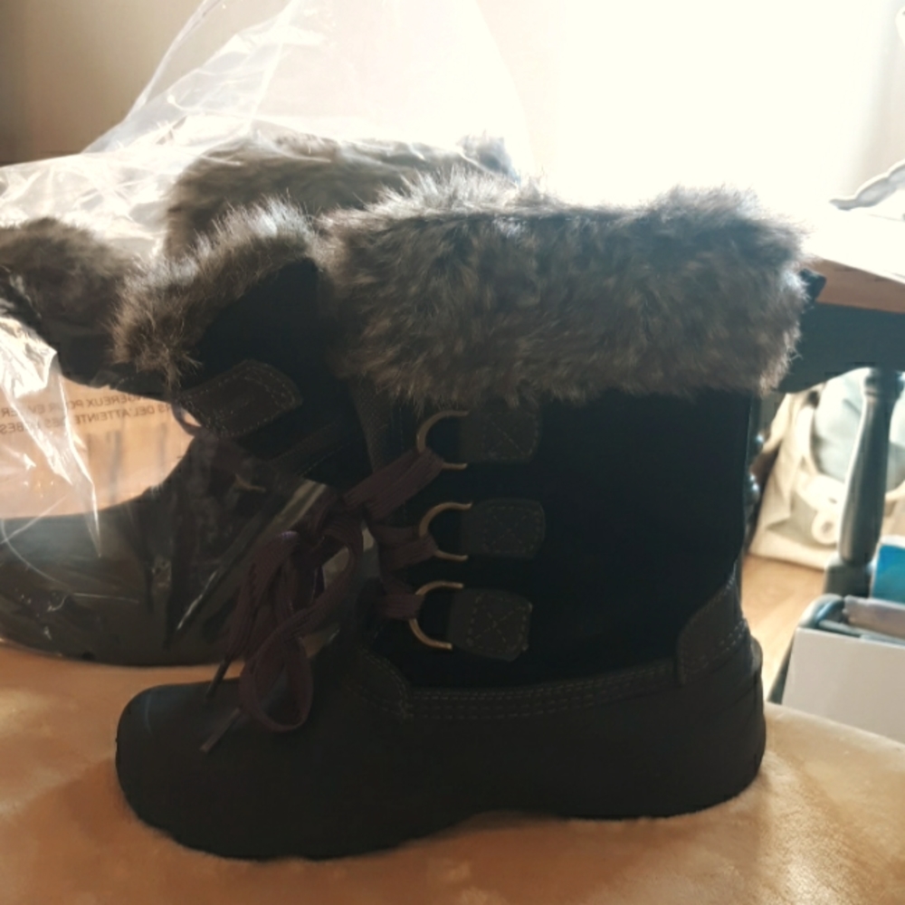 Khombu black and gray faux suede/fur waterproof boots New In Box(NIB)